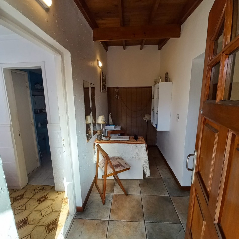 Excelente propiedad  de  7 ambientes con patio central