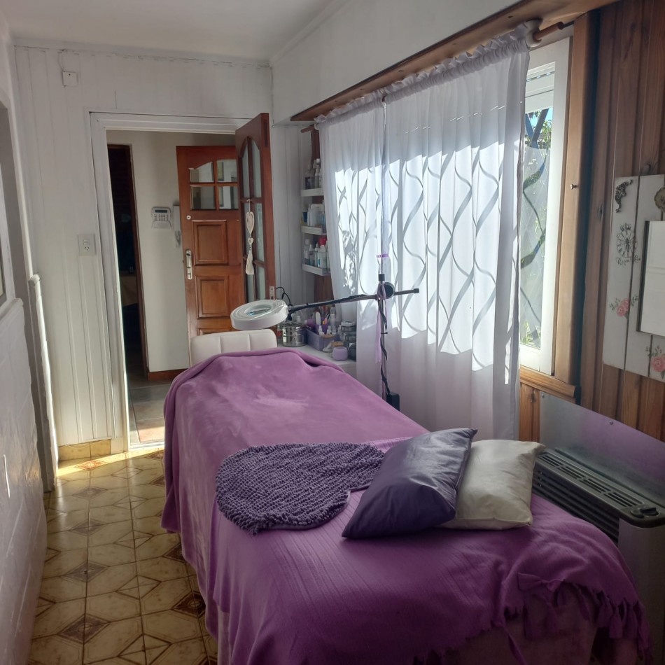 Excelente propiedad  de  7 ambientes con patio central
