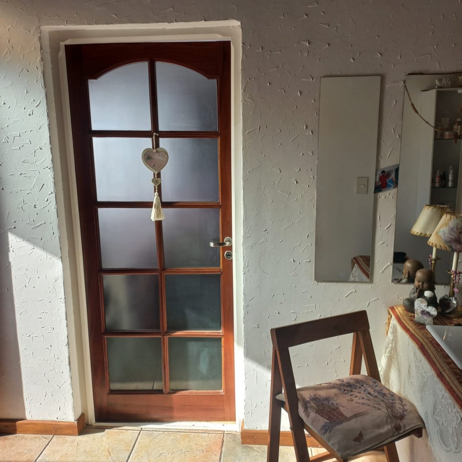 Excelente propiedad  de  7 ambientes con patio central