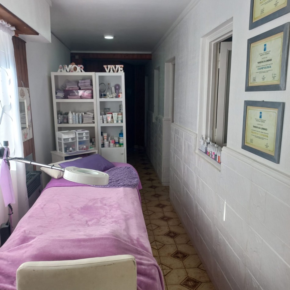 Excelente propiedad  de  7 ambientes con patio central
