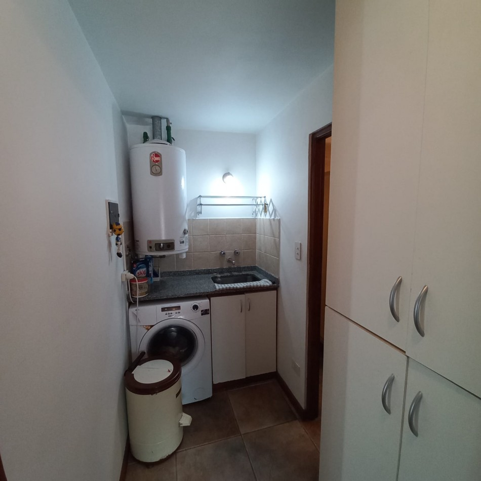 Excelente propiedad  de  7 ambientes con patio central