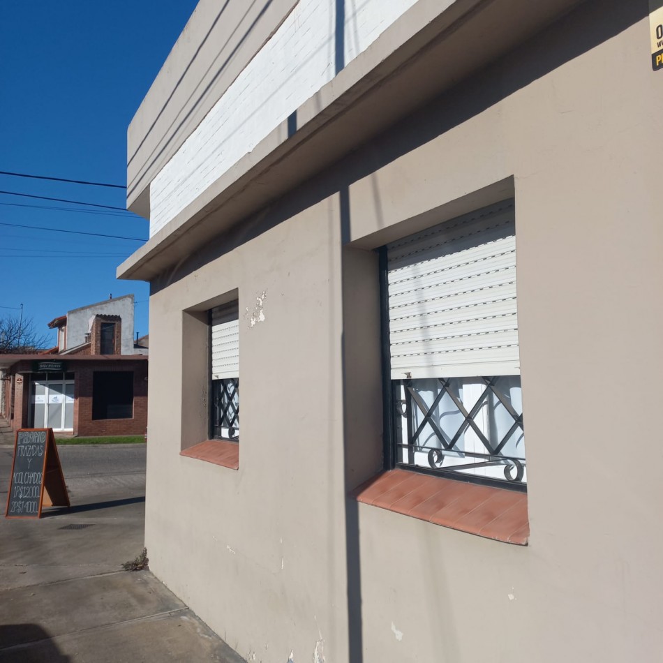 Excelente propiedad  de  7 ambientes con patio central