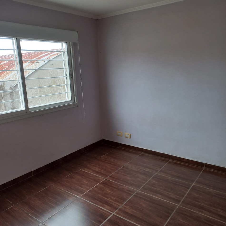 Excelente departamento de tres ambientes /Sin cochera