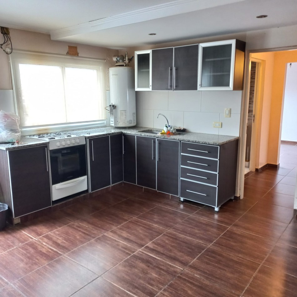Excelente departamento de tres ambientes /Sin cochera