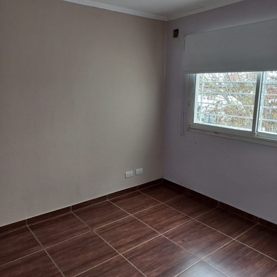 Excelente departamento de tres ambientes /Sin cochera