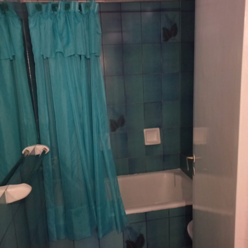 Chalet  de 4 ambientes  excelente estado