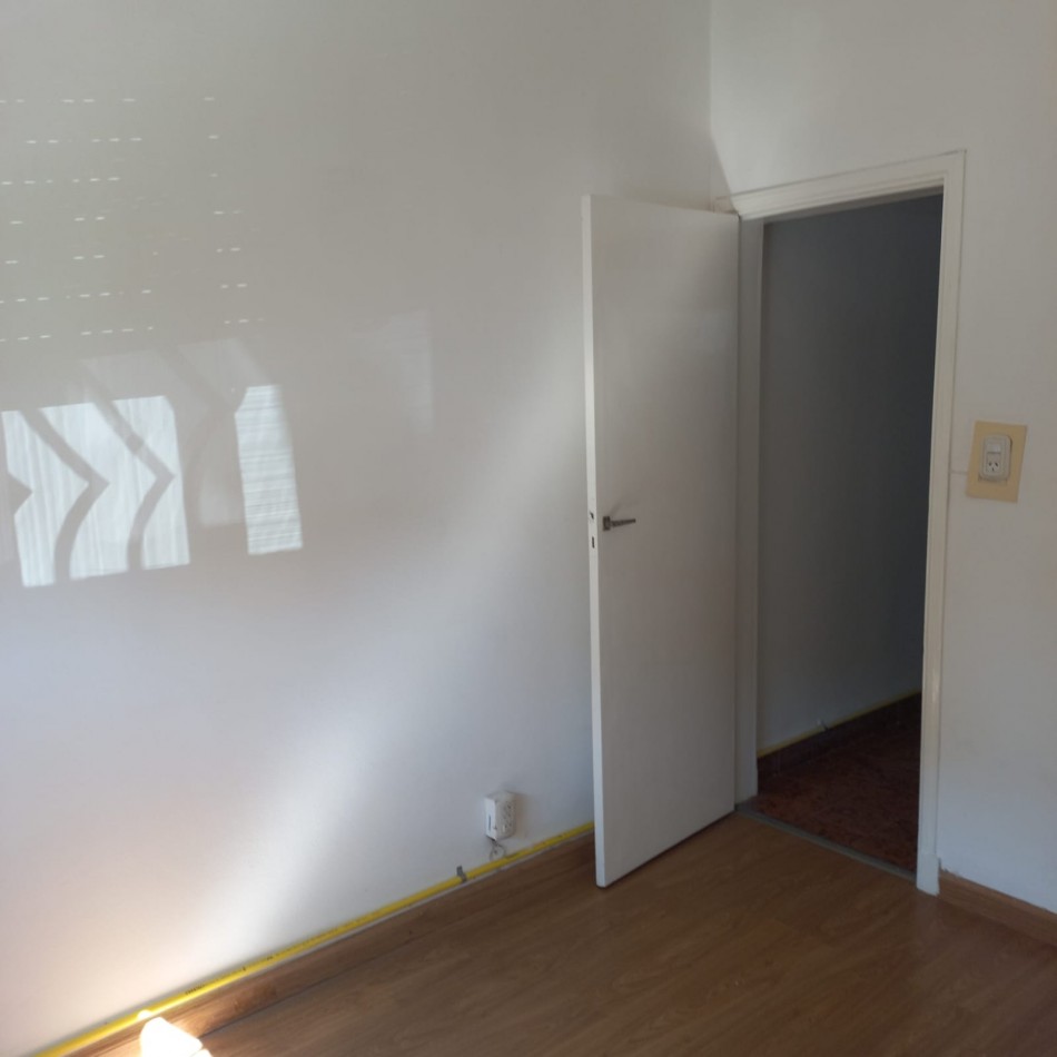 Chalet  de 4 ambientes  excelente estado