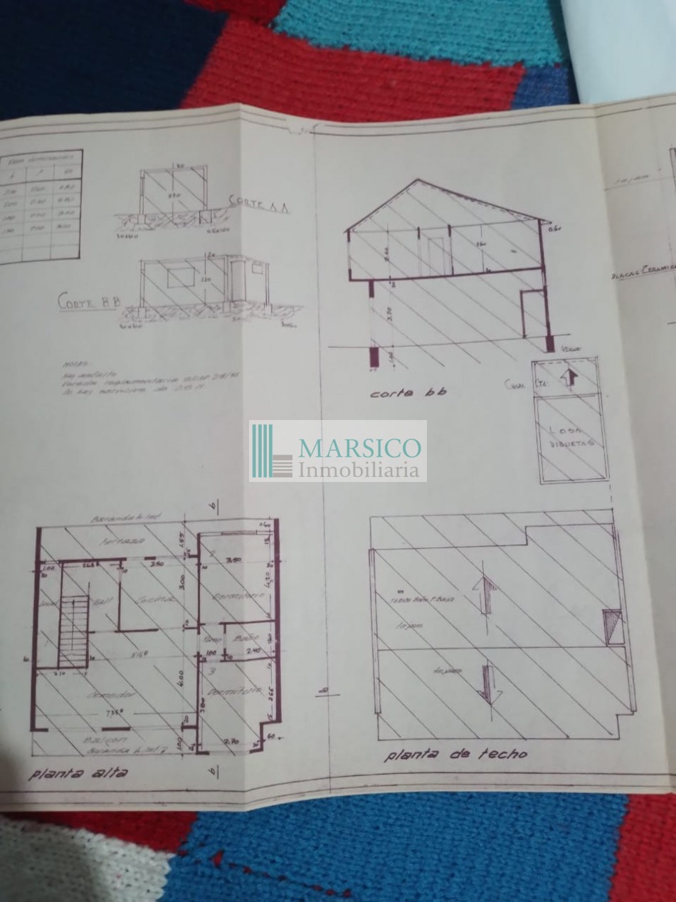 Chalet desarrollado en dos plantas