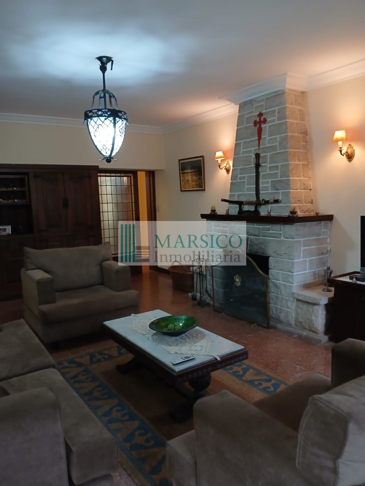 EXCELENTE CASA QUINTA EN LAGUNA LA BRAVA