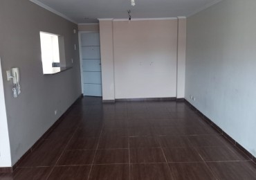 Excelente departamento de tres ambientes /Sin cochera