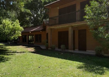 Casa Quinta en acceso a Sierra de los Padres